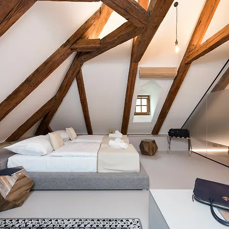 Empirent Center * Praag