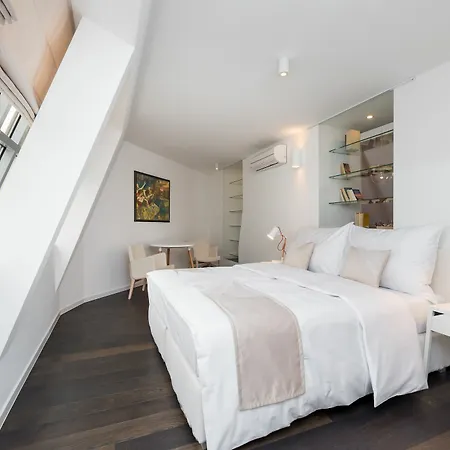 Apartment Empirent Center