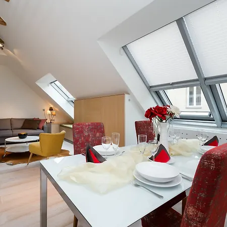 Apartment Empirent Center